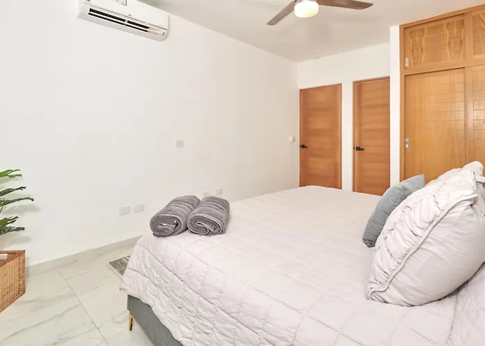 Quiet 3br Townhouse In Gated Playacar