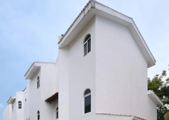 Quiet 3br Townhouse In Gated Playacar *